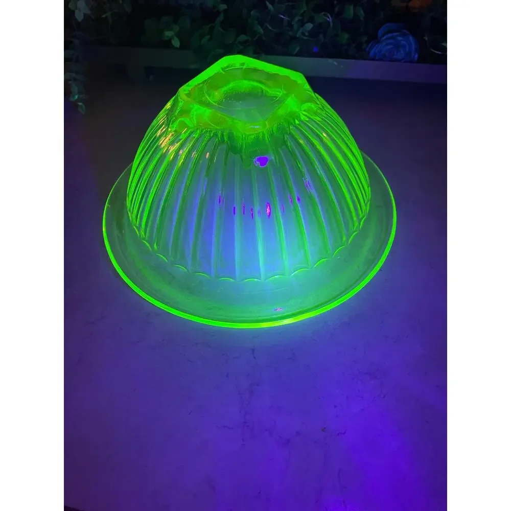 Vintage Hazel Atlas Ribbed Green Uranium Small bowl c1930 MCM 9x4 Glows.